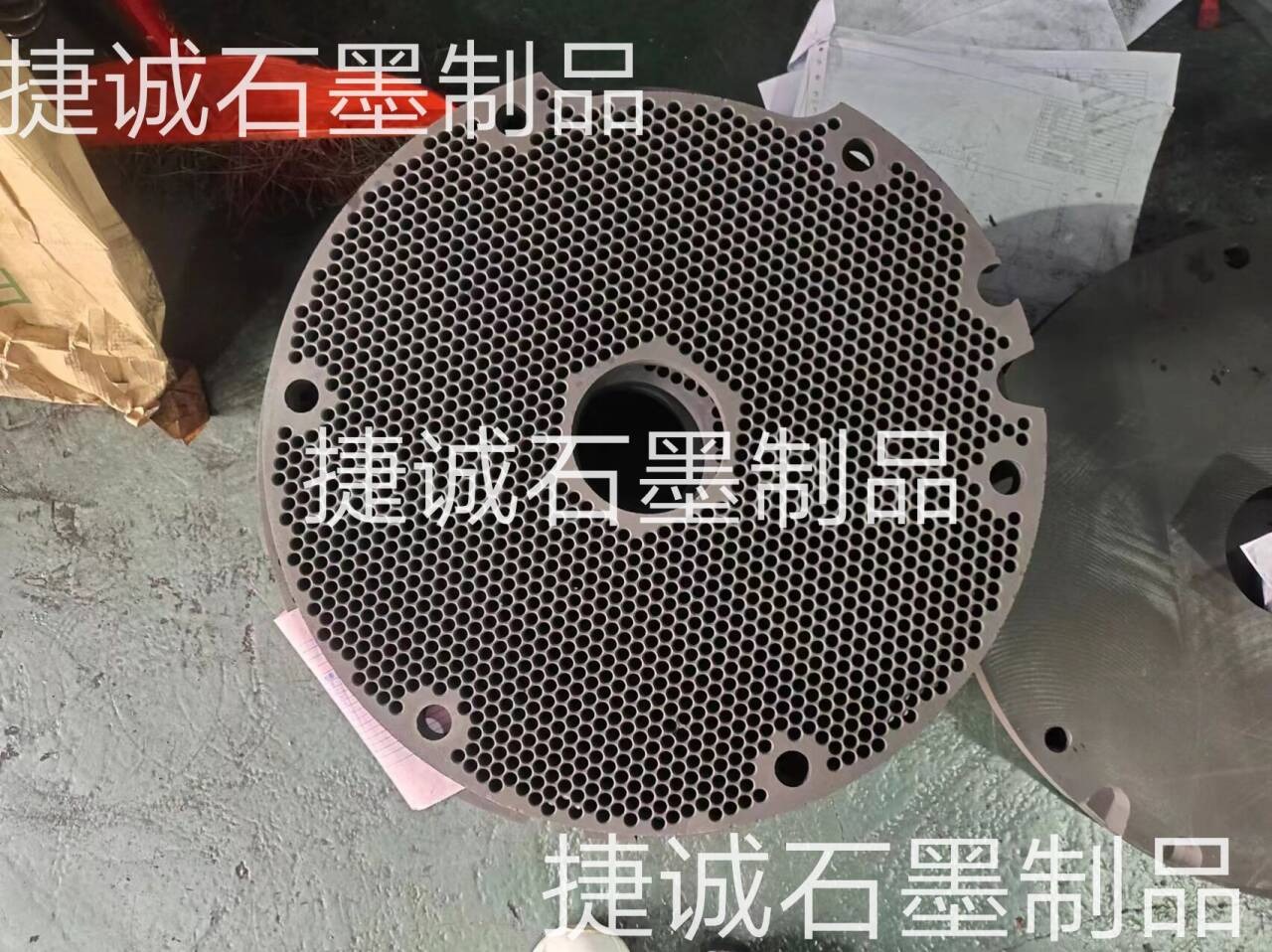 硬質(zhì)合金石墨盤，石墨盤，刀具燒結(jié)石墨盤，石墨盤加工，銅管燒結(jié)石墨盤，燒結(jié)石墨盤，石墨盤加工廠，石墨盤生產(chǎn)廠家，石墨盤廠家